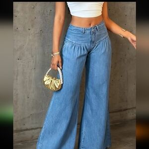 High style gathered yoke wide leg jeans with pockets